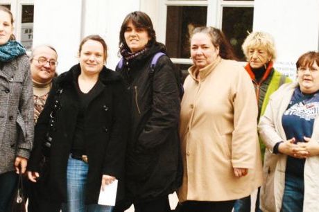 De g. à d. : Priscilla, Gislaine, Alison, Sandra, Céline, Danièle, Fabienne, les sept Béglaises qui participent à l'aventure. photo r. f. De g. à d. : Priscilla, Gislaine, Alison, Sandra, Céline, Danièle, Fabienne, les sept Béglaises qui participent à l'aventure. photo r. f.