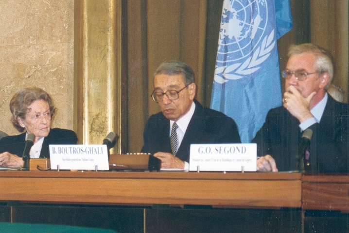 Au Palais des Nations Unies à Genève, en 1996, une rencontre forte entre les délégués du Quart Monde et le Secrétaire général de l'ONU