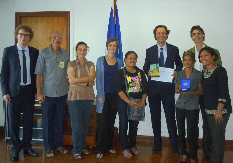 Remise du Prix à l'ambassade de France