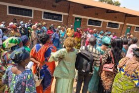 Les femmes prennent une pause lors d'une formation